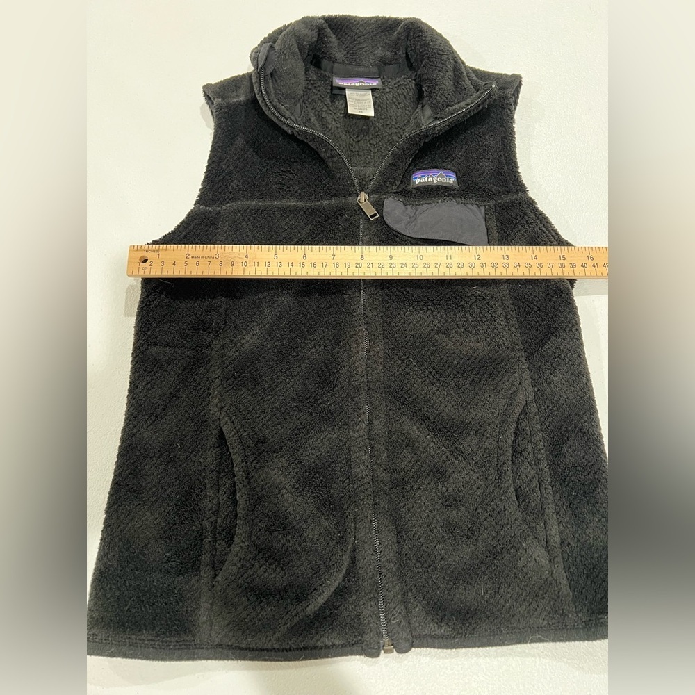 Patagonia women’s Black Zip-Up Vest XS NWOT - Picture 10 of 10